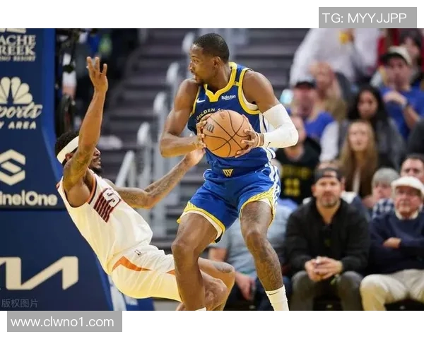 勇士与太阳激战三月十八日球迷期待精彩对决与精彩表现